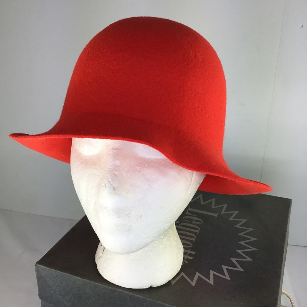 Vintage red wool hat with box